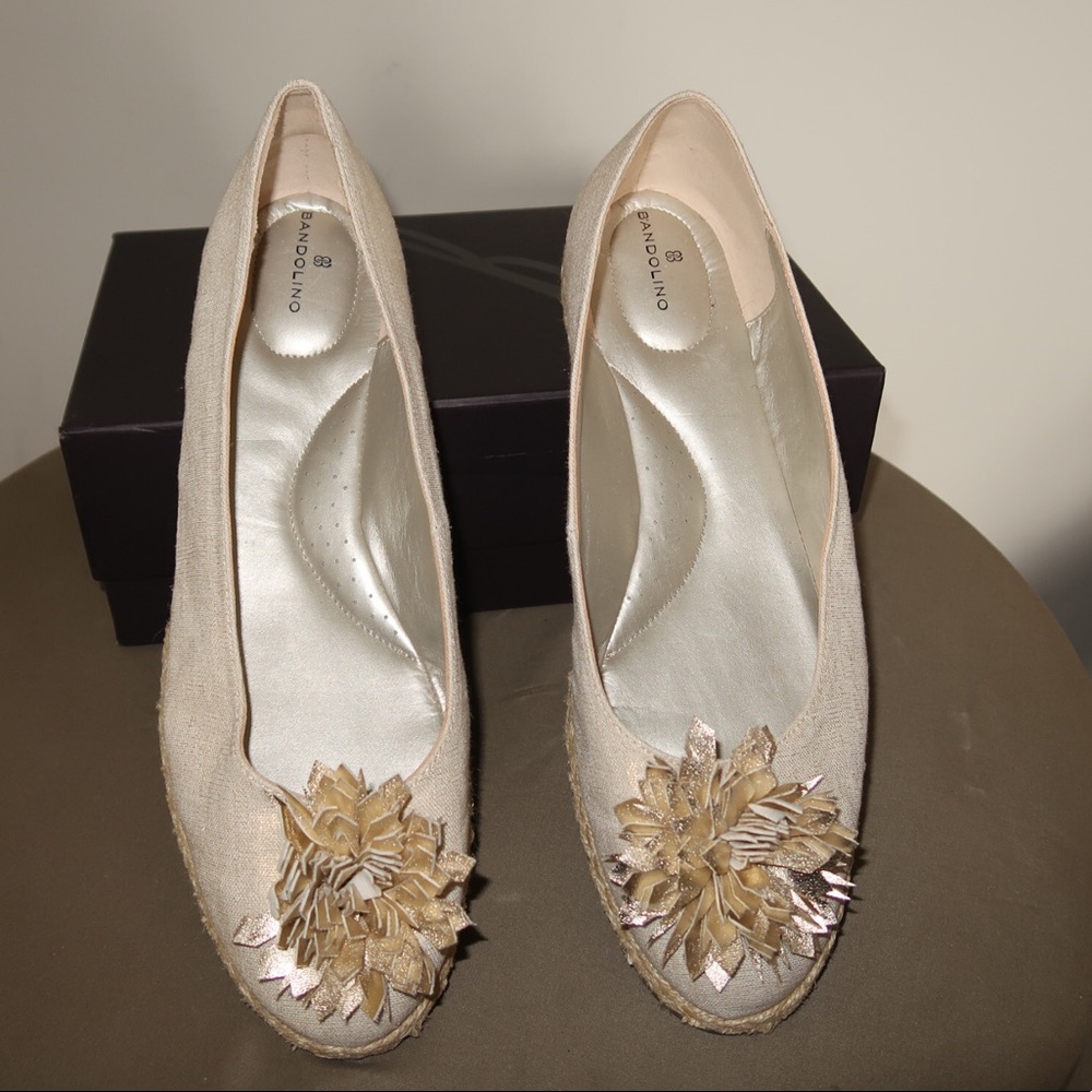 Bandolino flats